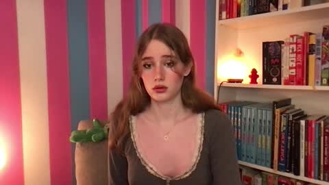 Snapshot of eviecam chatting on October 2025 08:04:02 AM Evie3 online show from October 2025 08:04:02 AM