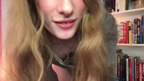 Snapshot of eviecam chatting on November 2025 11:22:02 AM Evie3 online show from November 2025 11:22:02 AM