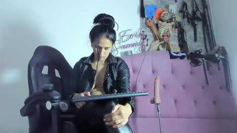 Mistress Sammy online show from November 2025 09:41:02 PM