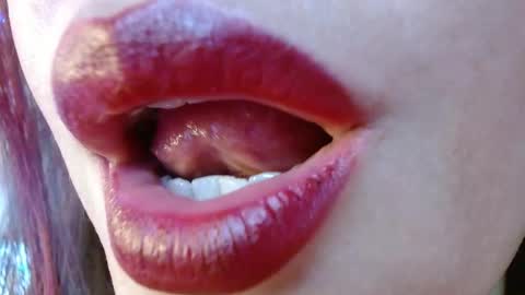 Snapshot of evolethmontenegros chatting on December 2024 10:30:01 AM Evoleth online show from December 2024 10:30:01 AM