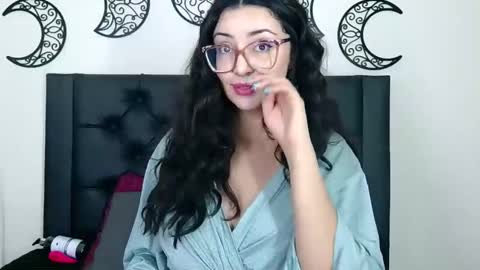 Evolet online show from January 2026 07:17:01 PM