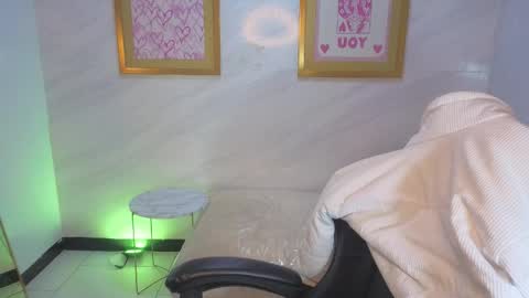Hi Stream 1000pm to 600am online show from May 2026 08:53:02 AM