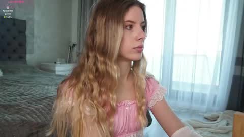 Snapshot of evymiuu chatting on April 2026 07:35:01 AM Evy online show from April 2026 07:35:01 AM