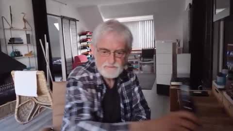 Naaktloper online show from April 2026 03:20:02 PM