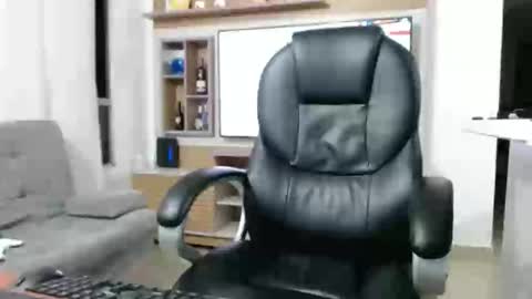 Snapshot of exotic_dude chatting on January 2026 05:12:01 AM camilo online show from January 2026 05:12:01 AM