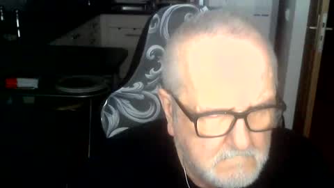 expandetlaugh63 online show from April 2026 08:44:01 PM