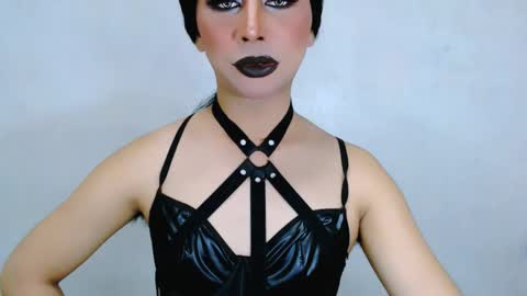 expensive_elise online show from May 2026 09:03:01 AM
