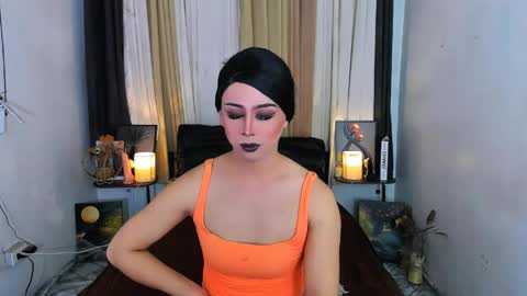 expensive_elise online show from May 2026 04:03:01 PM