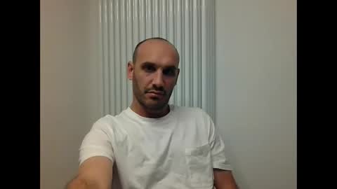 Snapshot of extr0 chatting on April 2026 08:50:01 PM Extro online show from April 2026 08:50:01 PM