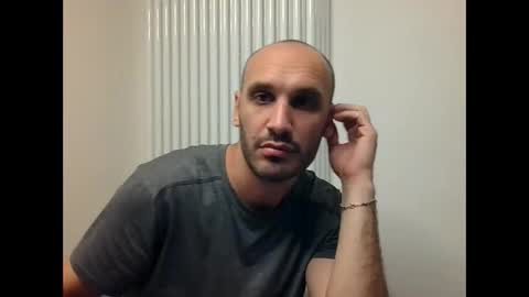 Snapshot of extr0 chatting on May 2026 08:59:01 PM Extro online show from May 2026 08:59:01 PM