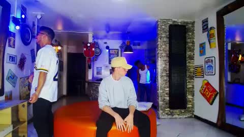 extrangers online show from January 2025 12:04:02 PM