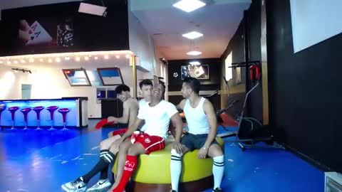 extrangers online show from February 2025 12:03:02 PM