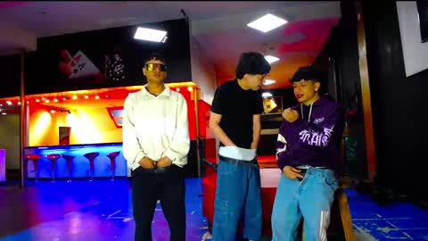 extrangers online show from October 2025 01:18:02 PM