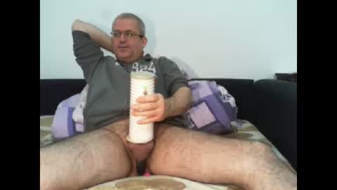 Snapshot of eyes12 chatting on January 2025 03:29:01 AM GEORGE online show from January 2025 03:29:01 AM