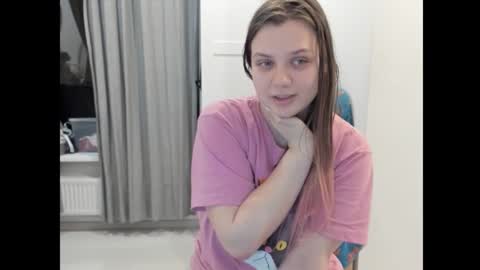 Snapshot of eyes_say_yes chatting on February 2026 06:15:01 PM Yara online show from February 2026 06:15:01 PM