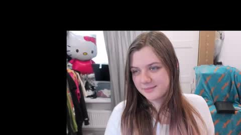 Snapshot of eyes_say_yes chatting on February 2026 12:58:01 PM Yara online show from February 2026 12:58:01 PM