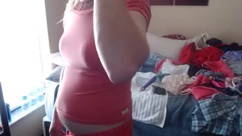 Snapshot of eyeswall0w chatting on September 2025 12:39:01 PM eyeswall0w online show from September 2025 12:39:01 PM