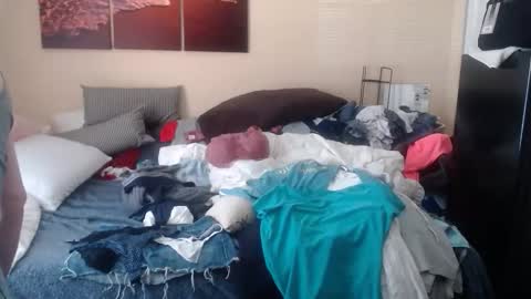 Snapshot of eyeswall0w chatting on October 2025 02:40:01 PM eyeswall0w online show from October 2025 02:40:01 PM