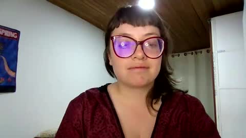 Snapshot of ezlngirl chatting on January 2025 02:11:02 AM Aimee online show from January 2025 02:11:02 AM