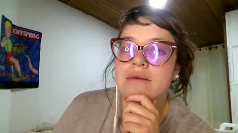 Snapshot of ezlngirl chatting on February 2025 01:54:02 AM Aimee online show from February 2025 01:54:02 AM