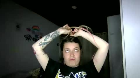 Snapshot of ezlngirl chatting on January 2026 02:15:01 AM Aimee online show from January 2026 02:15:01 AM