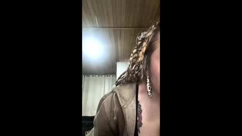 Snapshot of ezlngirl chatting on March 2026 03:32:02 AM Aimee online show from March 2026 03:32:02 AM