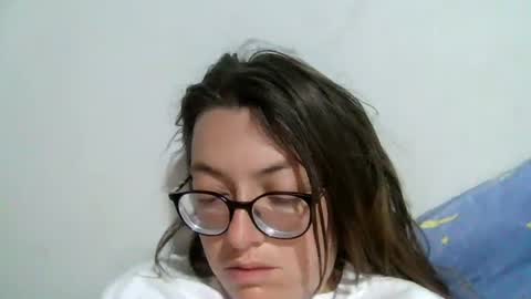 Snapshot of ezlngirl chatting on July 2026 05:43:01 AM Aimee online show from July 2026 05:43:01 AM