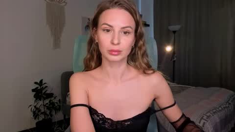  if you dont have fansly account yet use this link to registration    online show from February 2026 11:55:01 AM