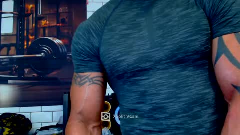 Snapshot of fabxxxl chatting on December 2024 01:39:02 PM fabxxxl online show from December 2024 01:39:02 PM