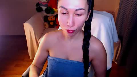 Elli  online show from September 2025 04:54:01 PM