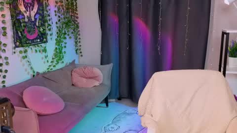 Tara online show from May 2026 09:33:02 PM