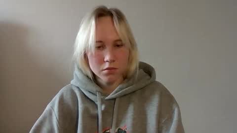 fairyfeller_ online show from October 2025 05:37:01 AM