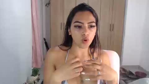 Snapshot of fairylatin chatting on February 2025 01:04:01 AM fairylatin online show from February 2025 01:04:01 AM