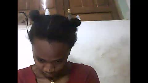 falielyse online show from October 2025 08:46:01 AM