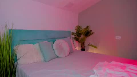 Snapshot of fallen1_angel chatting on November 2025 12:11:02 AM Lana online show from November 2025 12:11:02 AM