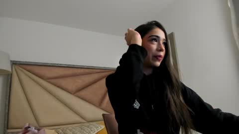 Snapshot of faloonroussel chatting on November 2025 12:21:02 AM Faloon online show from November 2025 12:21:02 AM