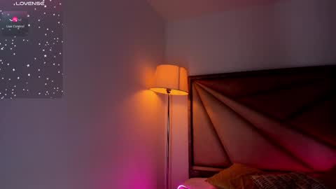 Snapshot of faloonroussel chatting on December 2025 06:26:02 PM Faloon online show from December 2025 06:26:02 PM