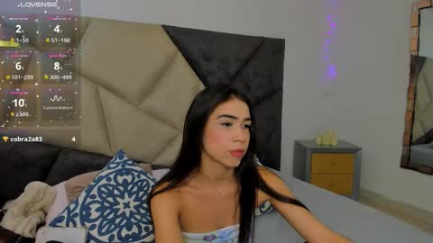 Snapshot of faloonroussel chatting on February 2026 01:04:01 AM Faloon online show from February 2026 01:04:01 AM