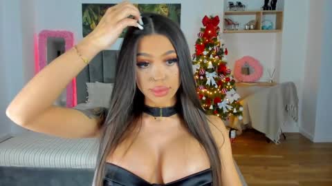 Jennifer online show from December 2024 06:56:02 PM