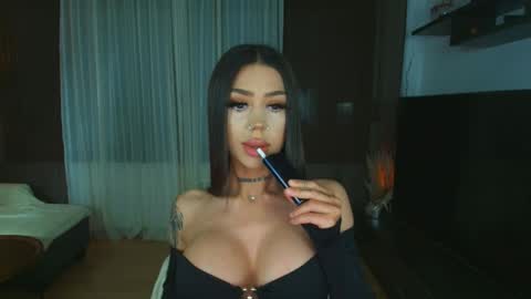 Jennifer online show from April 2026 07:25:01 PM