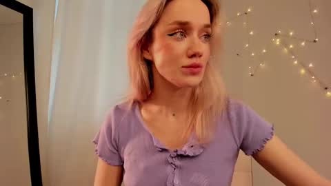 Snapshot of fancyamelia chatting on September 2025 12:28:02 PM fancyamelia online show from September 2025 12:28:02 PM