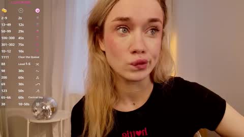 Snapshot of fancyamelia chatting on September 2025 12:30:01 PM fancyamelia online show from September 2025 12:30:01 PM