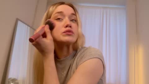 Snapshot of fancyamelia chatting on September 2025 02:33:01 PM fancyamelia online show from September 2025 02:33:01 PM