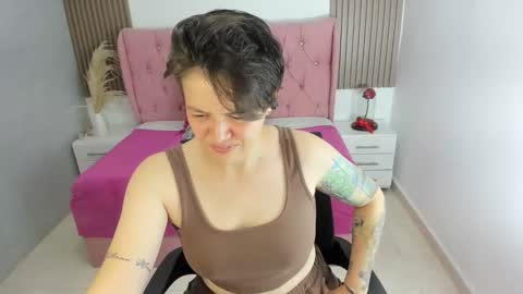 Snapshot of fanny_18 chatting on February 2026 02:53:01 AM FANNY online show from February 2026 02:53:01 AM