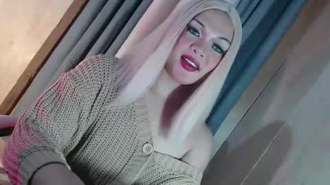 DANIELLA - DONT FORGET TO GIVE ME A THUMBSU UP online show from March 2026 10:52:01 AM