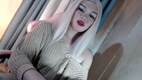 DANIELLA - DONT FORGET TO GIVE ME A THUMBSU UP online show from June 2026 08:42:02 PM