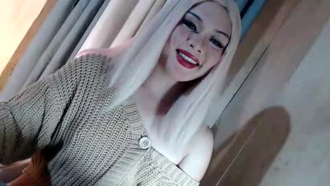 DANIELLA - DONT FORGET TO GIVE ME A THUMBSU UP online show from June 2026 04:50:02 PM