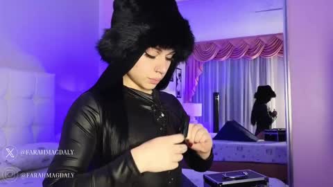 Farah online show from February 2025 12:02:02 PM