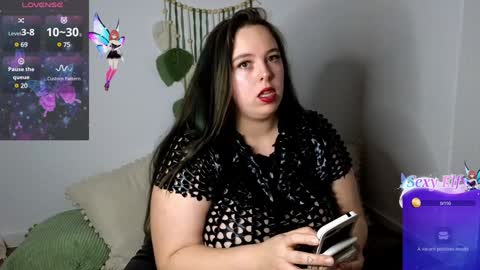 Snapshot of farannaee chatting on December 2024 08:36:01 PM Fara online show from December 2024 08:36:01 PM