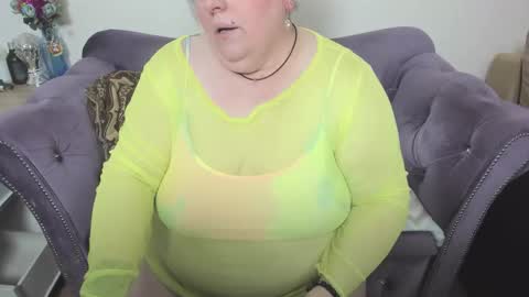 fashiona online show from February 2026 12:02:02 PM